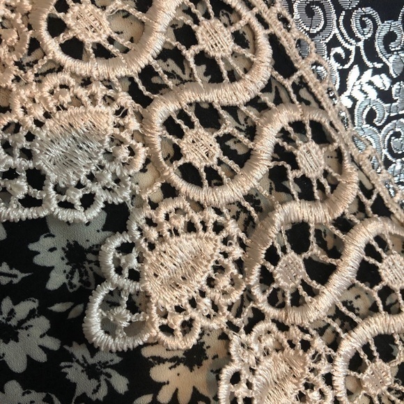 Poetry black and ivory‎ daisy romper with lace - Picture 10 of 10